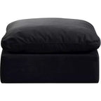 Pouf Indulge in velluto di Meridian Furniture