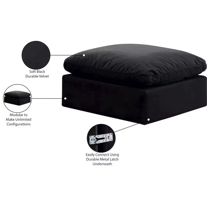 Pouf Indulge in velluto di Meridian Furniture