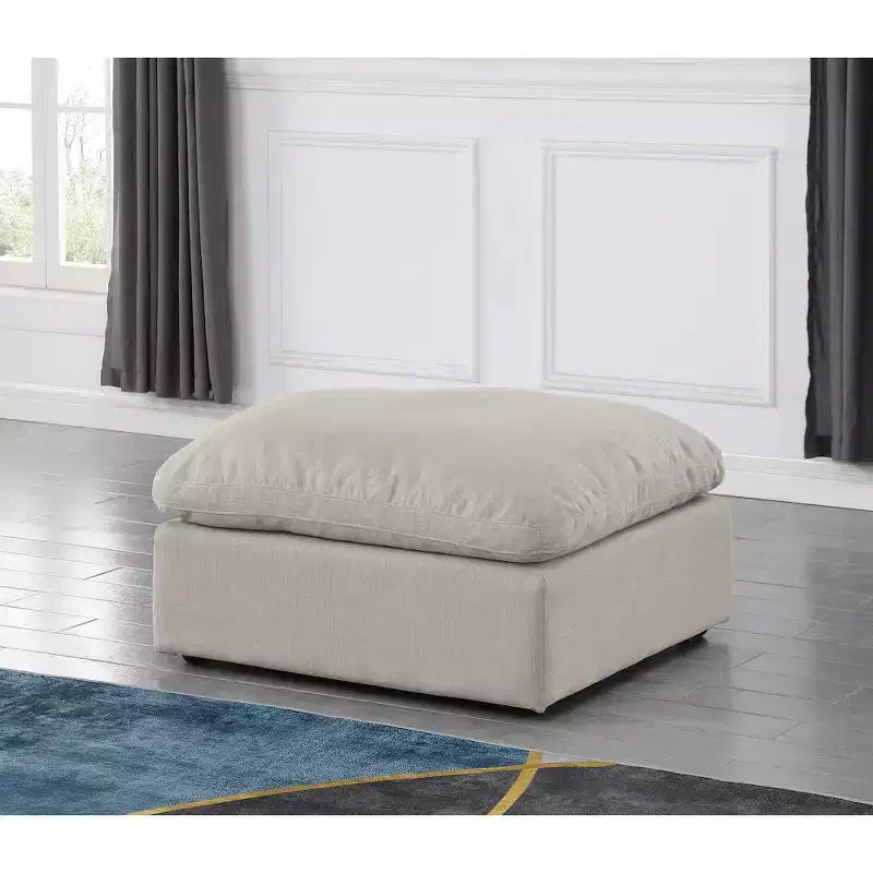 Pouf Indulge in velluto di Meridian Furniture