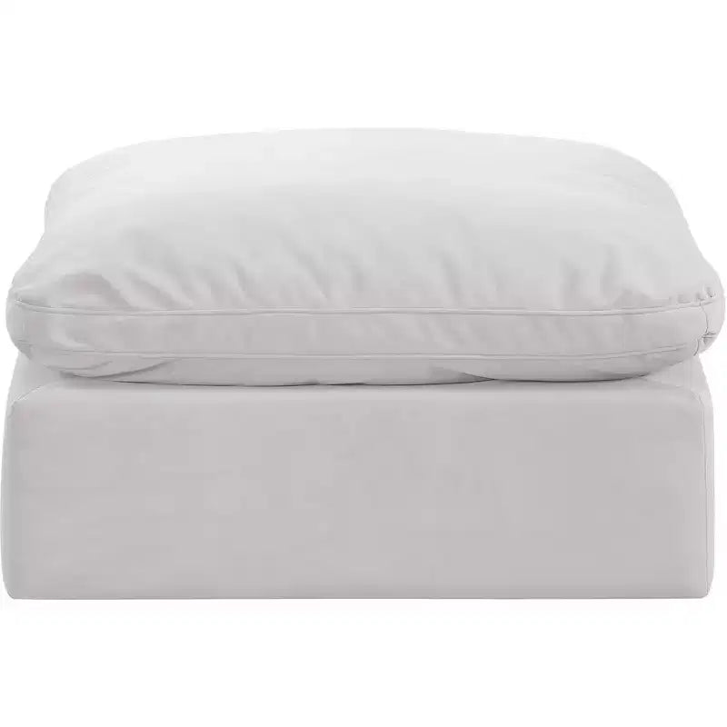 Pouf Indulge in velluto di Meridian Furniture