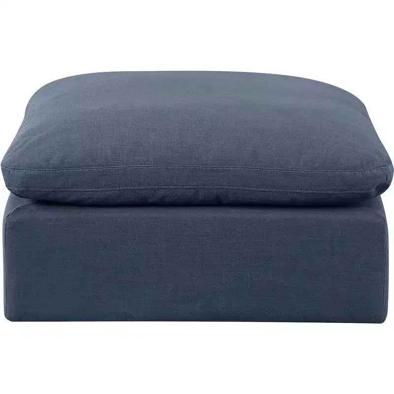 Pouf Indulge in velluto di Meridian Furniture
