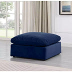 Pouf Indulge in velluto di Meridian Furniture