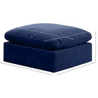 Pouf Indulge in velluto di Meridian Furniture