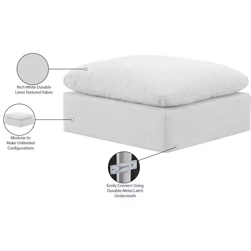 Pouf Indulge in velluto di Meridian Furniture