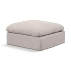 Pouf Indulge in velluto di Meridian Furniture