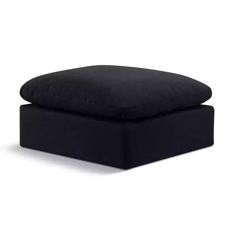 Pouf Indulge in velluto di Meridian Furniture