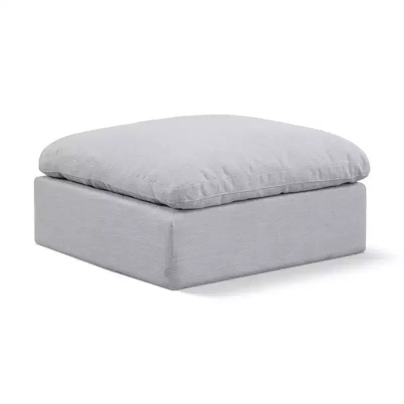 Pouf Indulge in velluto di Meridian Furniture