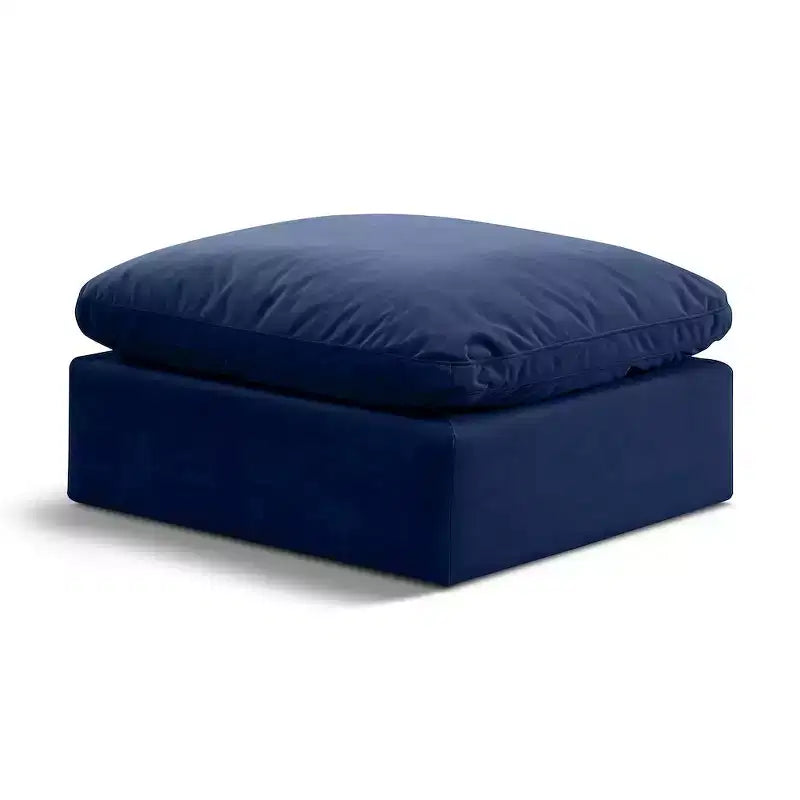 Pouf Indulge in velluto di Meridian Furniture