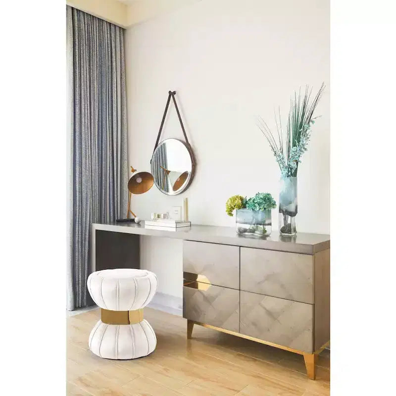Meridian Furniture Sgabello/Pouf in velluto color crema Vino
