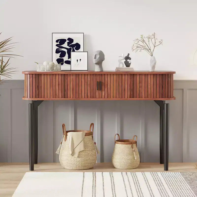 Consolle Moderna Scanalata - Tavolo Stretto da Ingresso o da Divano da 120 cm con Ante Scorrevoli e Cassetti - Ripiano Aperto - Finitura Rovere Noce
