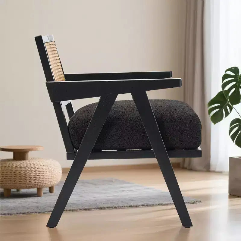 Set di 2 sedie lounge moderne GustoWave con gambe in legno, schienale in rattan e seduta imbottita