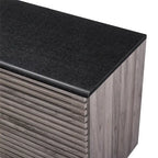 Credenza con ante scorrevoli a persiana