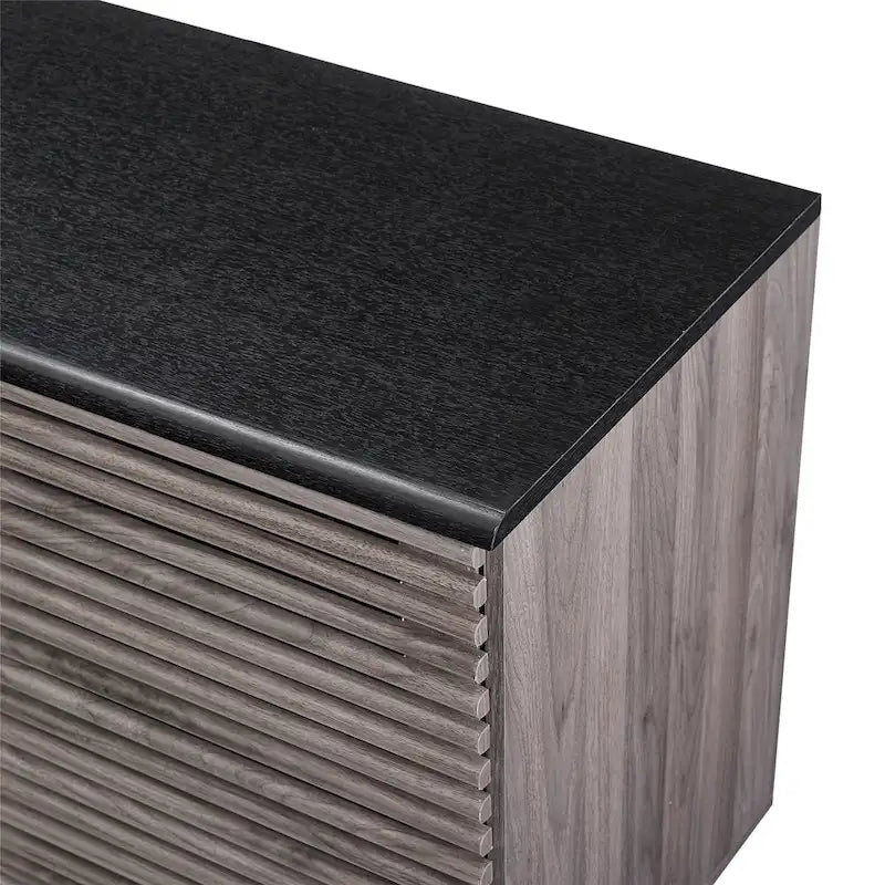 Credenza con ante scorrevoli a persiana