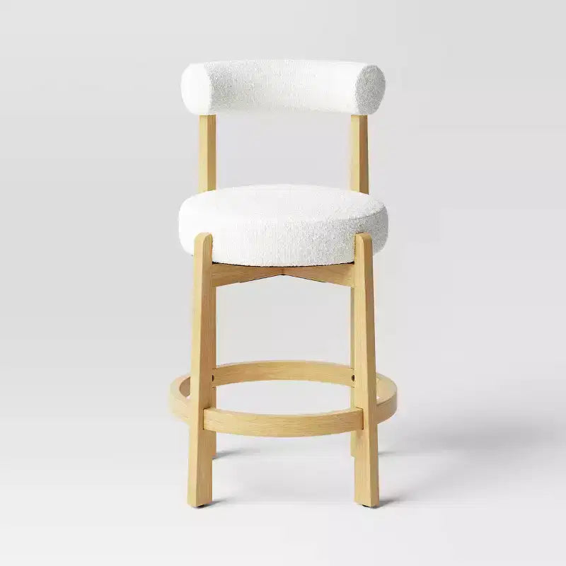 Sgabello da bar da 65 cm con altezza bancone, imbottito scultoreo e in legno Bouclé, poggiapiedi, color crema - Threshold™