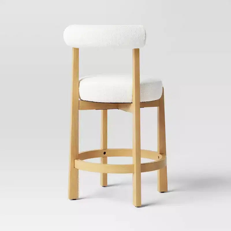 Sgabello da bar da 65 cm con altezza bancone, imbottito scultoreo e in legno Bouclé, poggiapiedi, color crema - Threshold™