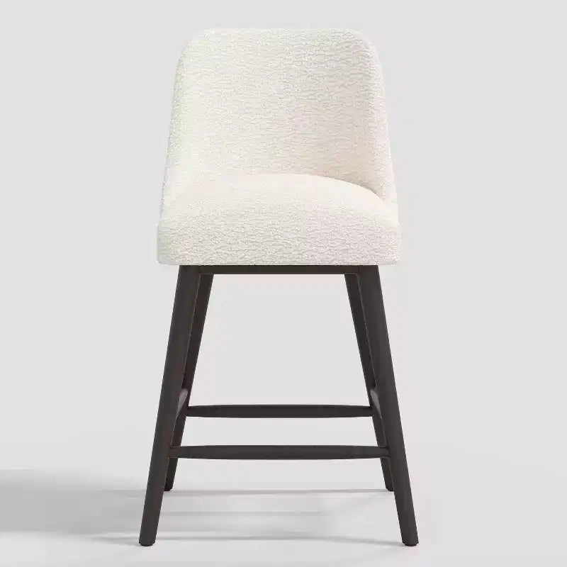 Sgabello da bar Geller altezza bancone da 27" con poggiapiedi, in pelliccia di pecora naturale - Threshold™