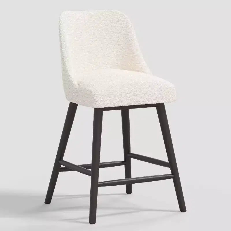 Sgabello da bar Geller altezza bancone da 27" con poggiapiedi, in pelliccia di pecora naturale - Threshold™