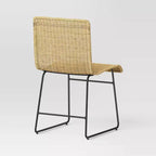 Sedia da pranzo moderna in rattan Chapin con gambe in metallo beige - Threshold™: struttura nera, design effetto rattan