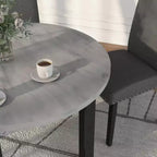 Set da pranzo Kellum contemporaneo da 5 pezzi: piano in finto marmo, sedie con borchie - miBasics