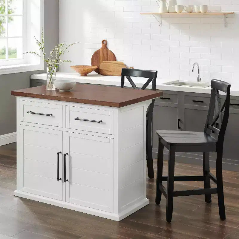 Crosley 42" Bartlett Isola Cucina con Piano in Legno e Sgabelli X-Back Bianco/Nero: Stile Farmhouse, Ripiani Regolabili