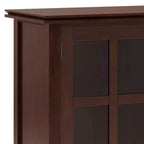 Credenza buffet grande Stratford, marrone rossiccio - WyndenHall: Legno massello, 3 cassetti, 2 armadietti