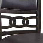 Set da pranzo Taylor a 5 pezzi, altezza standard, 4 sedie laterali in similpelle Noce - Picket House Furnishings: Tavolo rotondo, Struttura in legno di caucciù, Rivestimento in schiuma