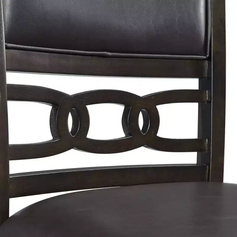 Set da pranzo Taylor a 5 pezzi, altezza standard, 4 sedie laterali in similpelle Noce - Picket House Furnishings: Tavolo rotondo, Struttura in legno di caucciù, Rivestimento in schiuma
