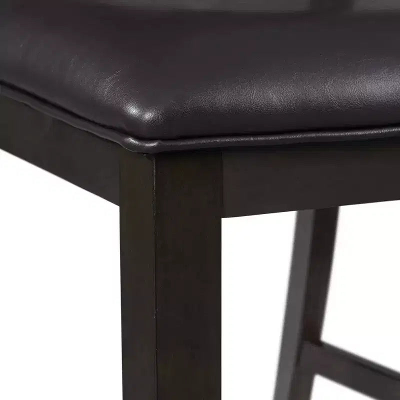 Set da pranzo Taylor a 5 pezzi, altezza standard, 4 sedie laterali in similpelle Noce - Picket House Furnishings: Tavolo rotondo, Struttura in legno di caucciù, Rivestimento in schiuma