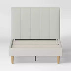 Letto singolo crema - Room Essentials™: testiera imbottita, telaio in compensato, non è necessario il box spring