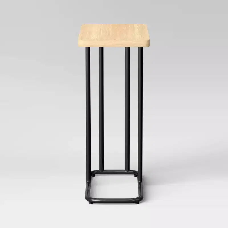 Tavolino a C con ripiano rettangolare in legno e metallo, in legno naturale - Room Essentials™