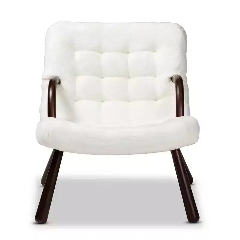Poltrona Eisa accentuata in finta pelliccia di pecora e legno Bianco/Marrone noce - Baxton Studio