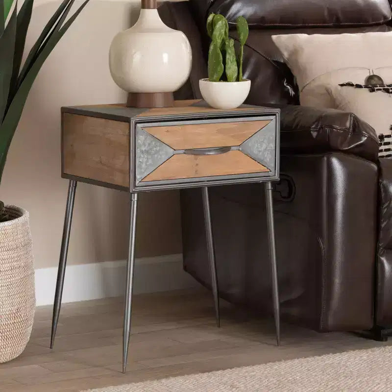 Comodino Laurel in metallo e legno a 1 cassetto grigio/marrone - Baxton Studio: Comodino contemporaneo con contenitore