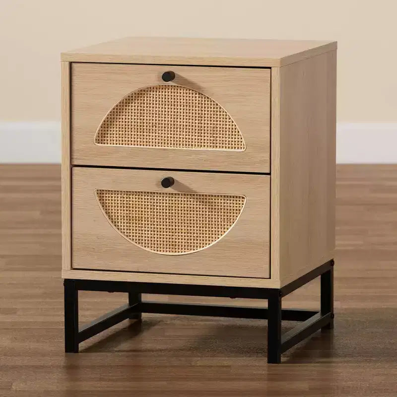 Ardon comodino a 1 cassetto in legno e metallo bohémien con rattan marrone chiaro/nero - Baxton Studio