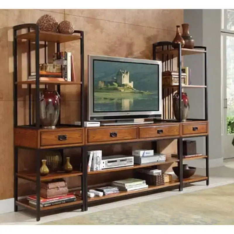 Mobile TV in rovere stile Artigiano moderno - Home Styles: con credenza e librerie, per TV da 60"