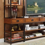 Mobile TV in rovere stile Artigiano moderno - Home Styles: con credenza e librerie, per TV da 60"
