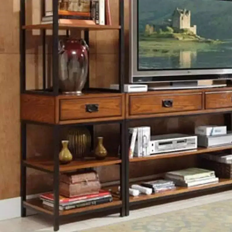 Mobile TV in rovere stile Artigiano moderno - Home Styles: con credenza e librerie, per TV da 60"