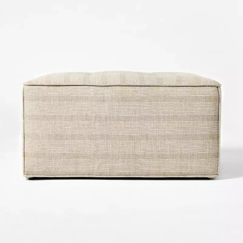 Pouf/ottoman trapuntato color cuoio - Threshold™ con Studio McGee