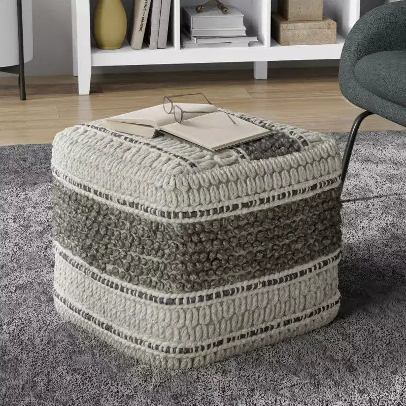 Pouf quadrato Heyfield marrone terra - WyndenHall