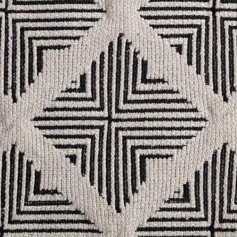 Pouf Carondelet Nero/Avorio - Anji Mountain: Quadrato geometrico non imbottito, certificato Fair Trade