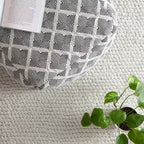 Pouf Carondelet Nero/Avorio - Anji Mountain: Quadrato geometrico non imbottito, certificato Fair Trade