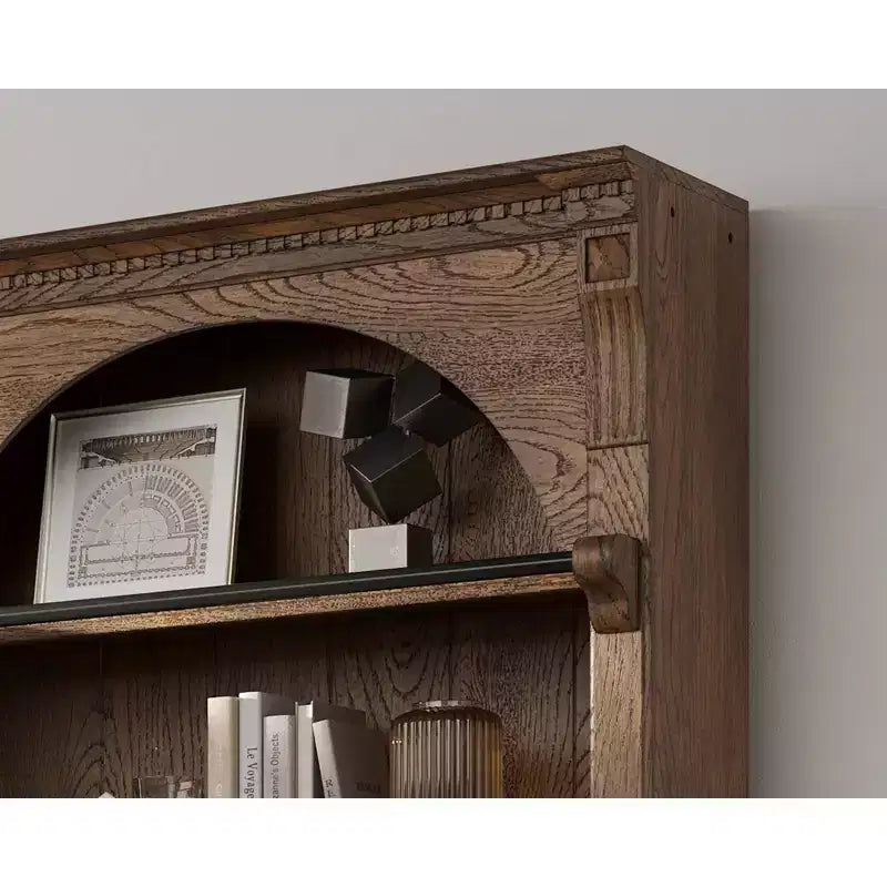 Libreria alta tradizionale da 94" in legno con contenitore Collezione Stratton Marrone - Martin Furniture