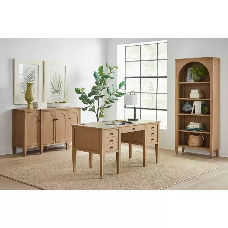 Martin Furniture Scrivania moderna con semibasamento in legno Collezione Laurel Marrone chiaro: Postazione di lavoro direzionale con cassetto multiuso
