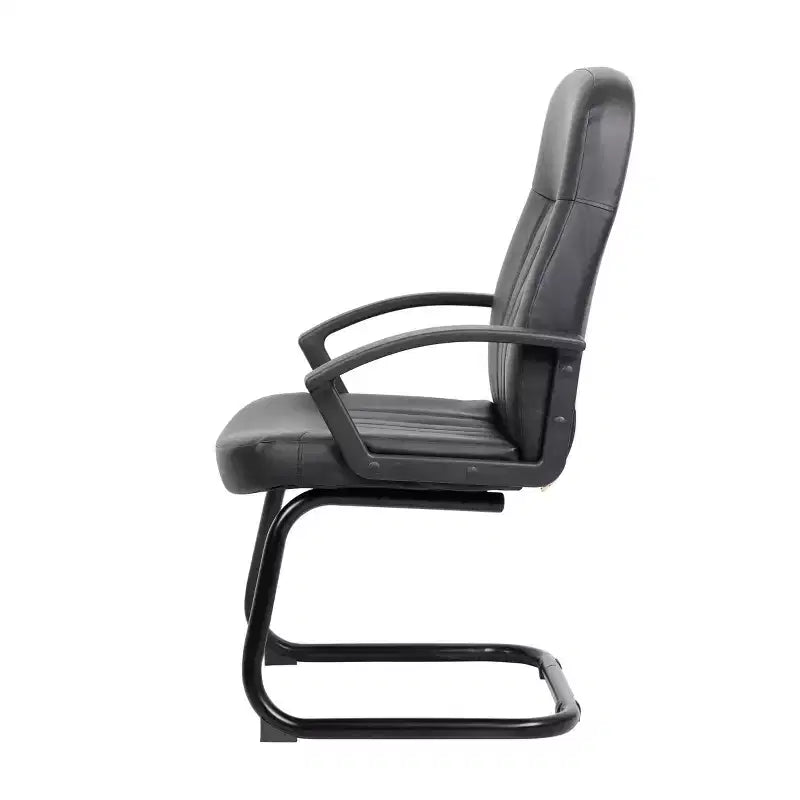 Chaise d'appoint de bureau Executive en cuir noir - Boss Office Products : Piètement en métal, Rembourrée, Accoudoirs fixes, Nettoyage des taches