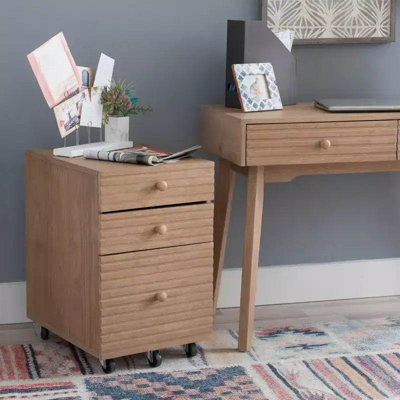 Mobiletto Archivio a 3 Cassetti con Rotelle Wedeln in Legno Finitura Naturale - Powell: Contenitore Mobile con Rotelle Bloccabili