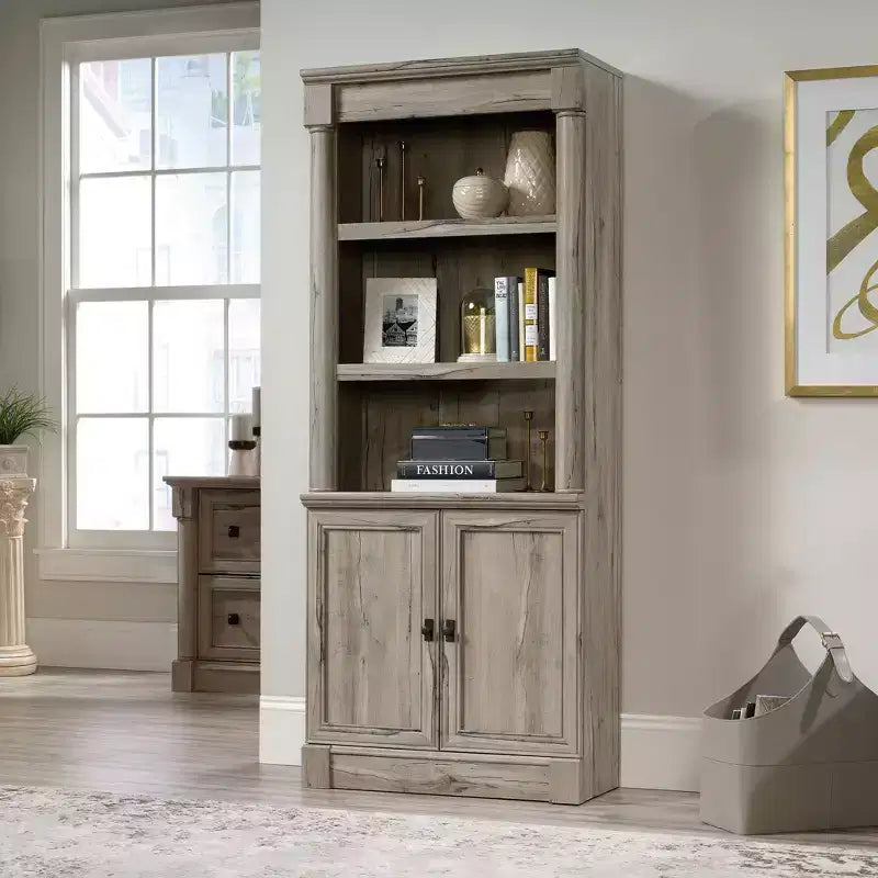 Libreria Palladia da 72" con Ante in Rovere Fessurato - Sauder: Ripiani Regolabili, Pannello Posteriore Chiuso