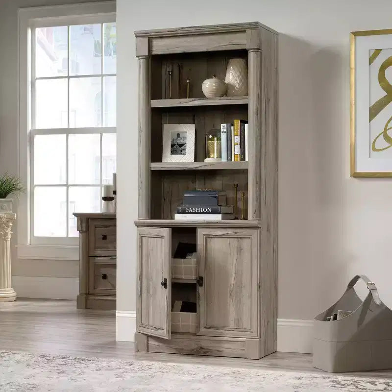 Libreria Palladia da 72" con Ante in Rovere Fessurato - Sauder: Ripiani Regolabili, Pannello Posteriore Chiuso