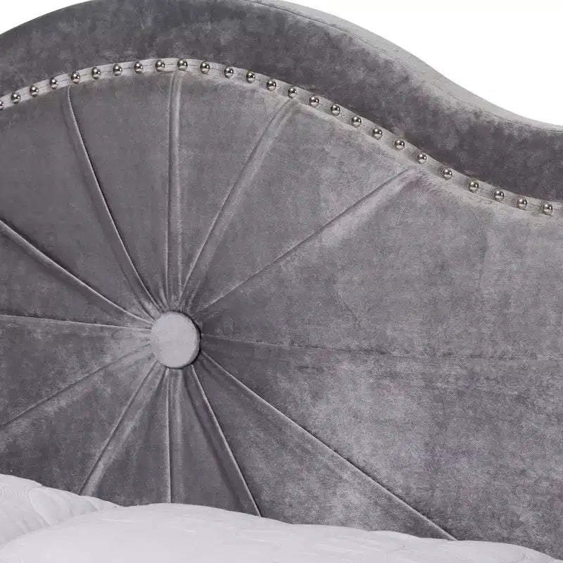 Letto imbottito in tessuto Queen Embla velluto grigio - Baxton Studio: design moderno capitonné, finitura lucida, imbottitura in schiuma, telaio in MDF