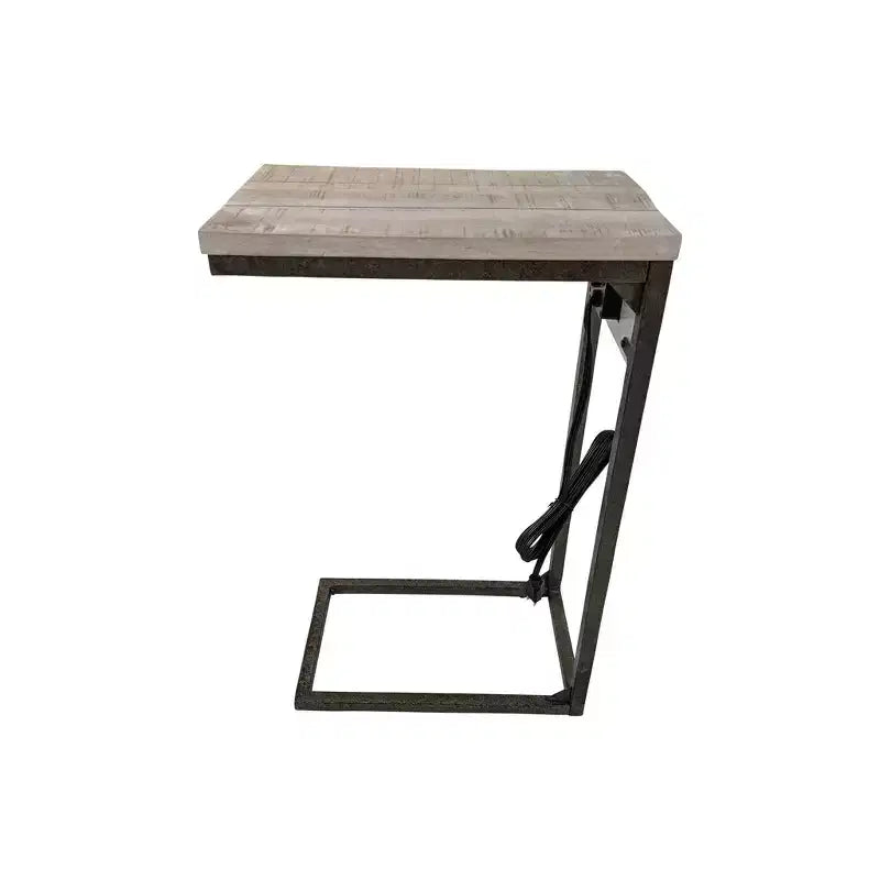 Tavolino per laptop Chloe di Carolina Living con porte USB effetto legno di recupero e ferro anticato: piano rettangolare in legno di mango, struttura in ferro