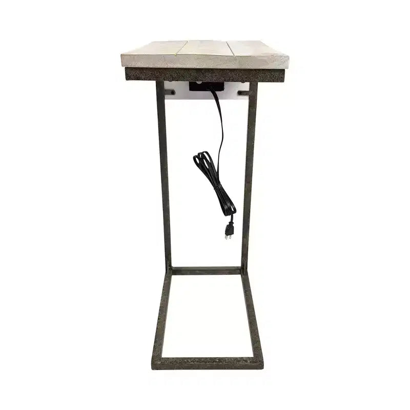 Tavolino per laptop Chloe di Carolina Living con porte USB effetto legno di recupero e ferro anticato: piano rettangolare in legno di mango, struttura in ferro