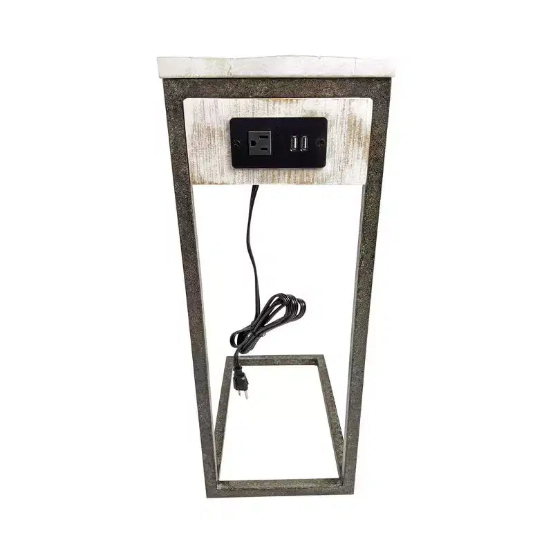 Tavolino per laptop Chloe di Carolina Living con porte USB effetto legno di recupero e ferro anticato: piano rettangolare in legno di mango, struttura in ferro
